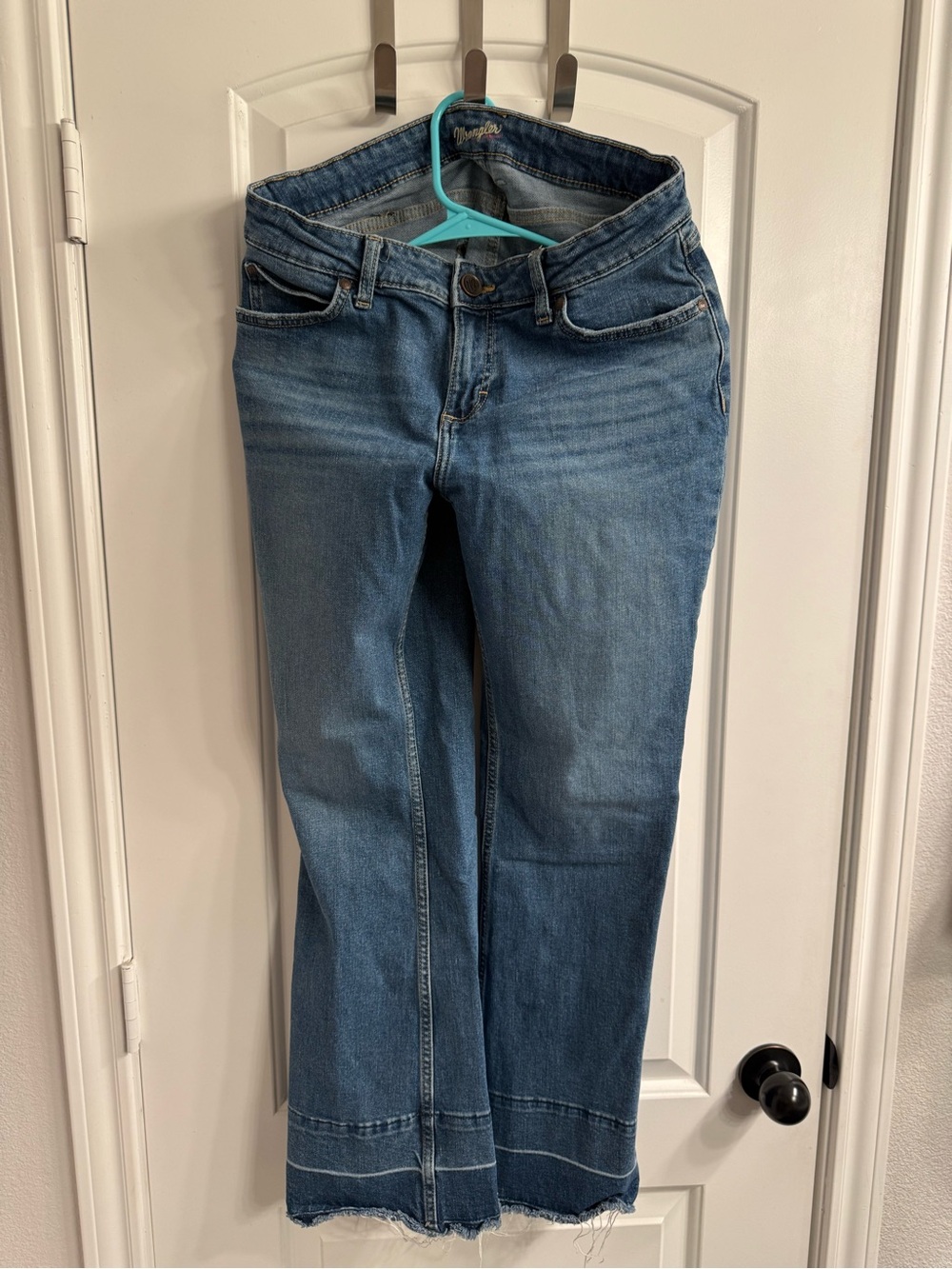 Women's Retro MaeReleased Hem Trouser in Medium Blue Denim 31x30